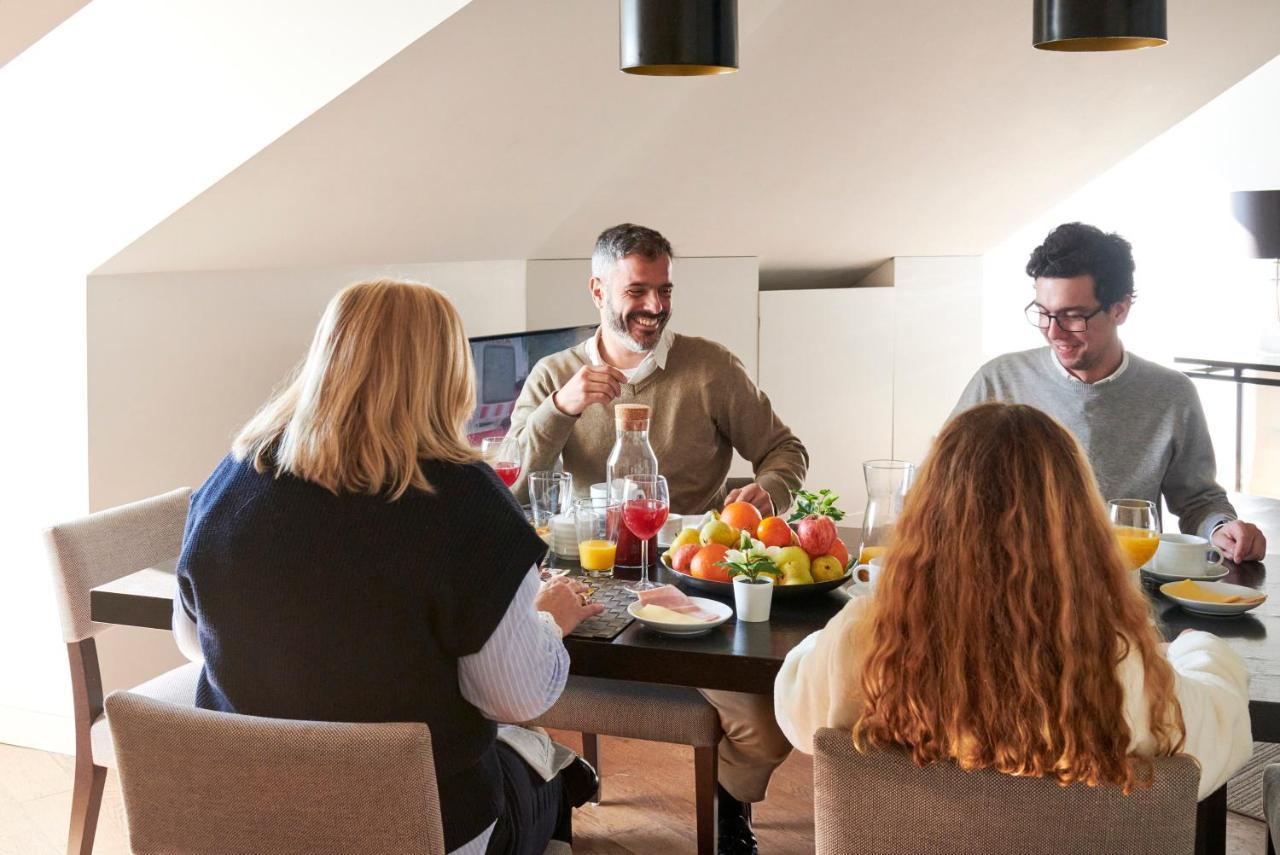 Lisbon Five Stars Apartments Bica Bagian luar foto