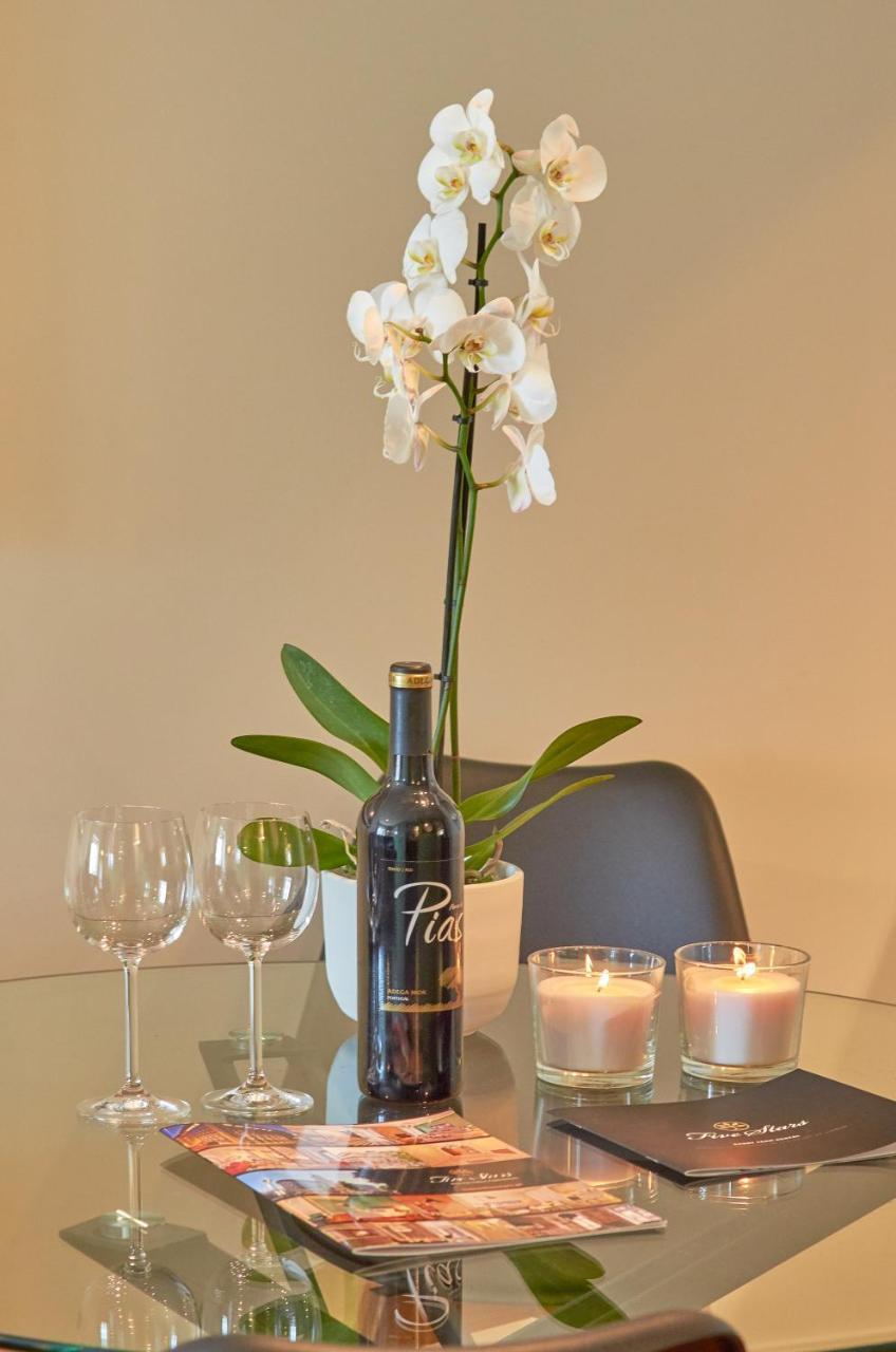 Lisbon Five Stars Apartments Bica Bagian luar foto