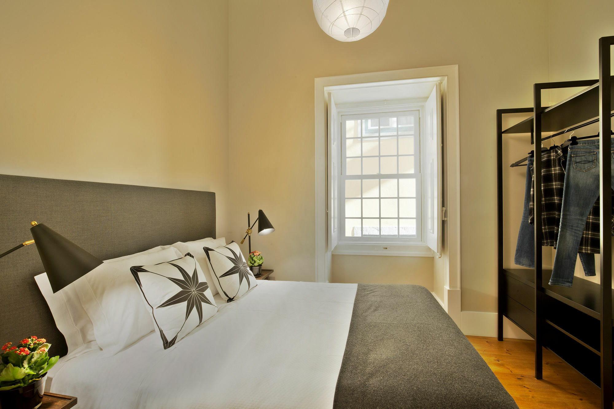 Lisbon Five Stars Apartments Bica Bagian luar foto